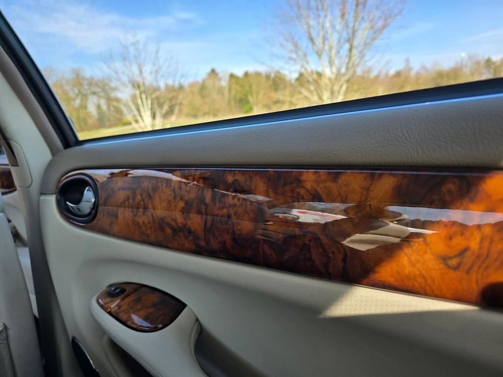 JAGUAR XJ 4.0 Sovereign 2001