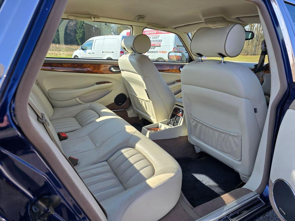 JAGUAR XJ 4.0 Sovereign 2001