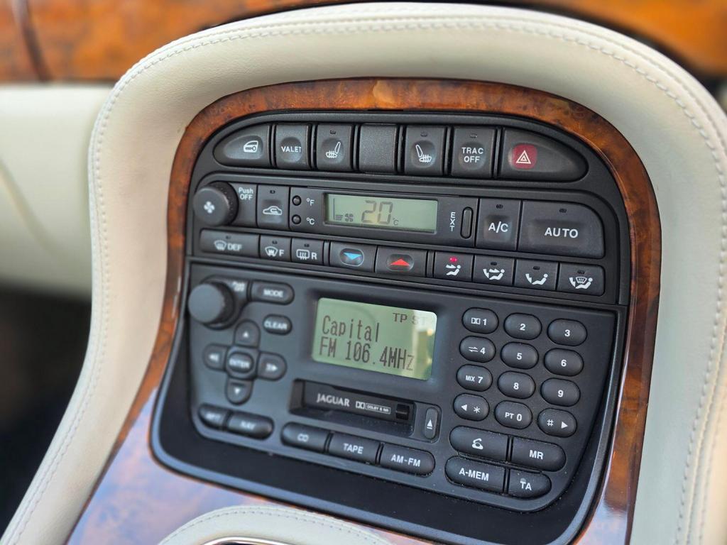 JAGUAR XJ 4.0 Sovereign 2001