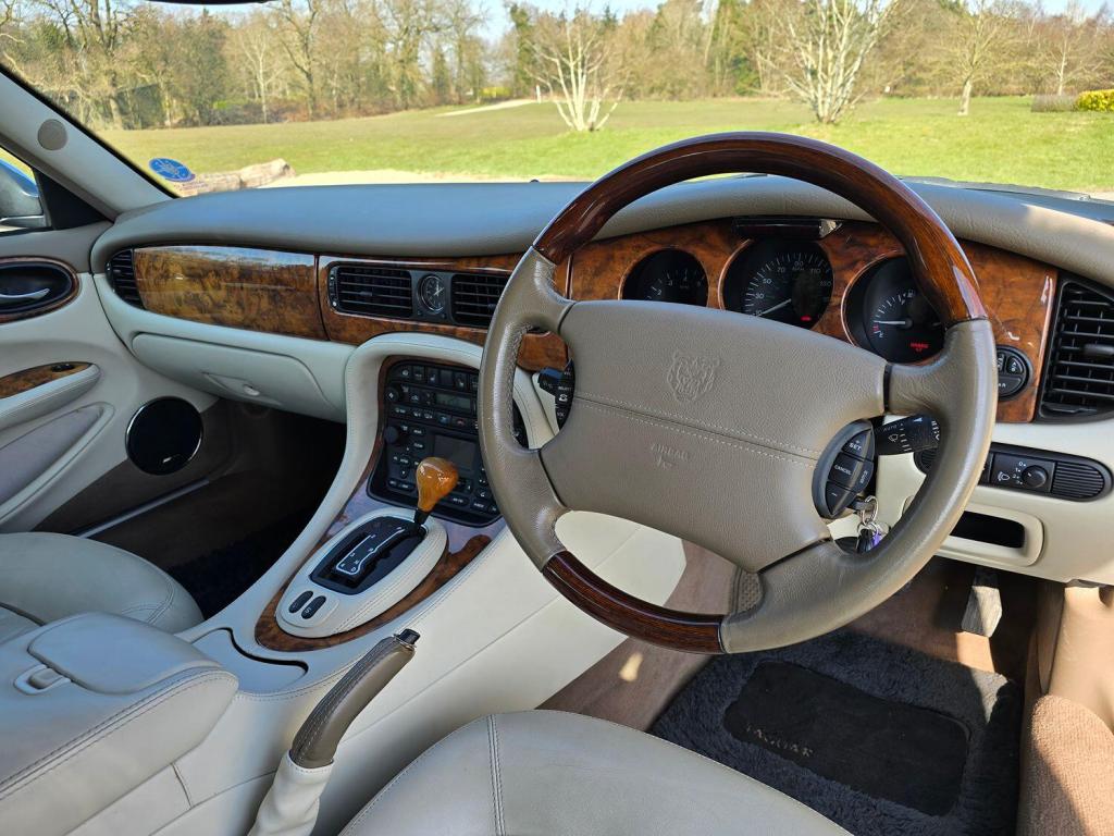 JAGUAR XJ 4.0 Sovereign 2001