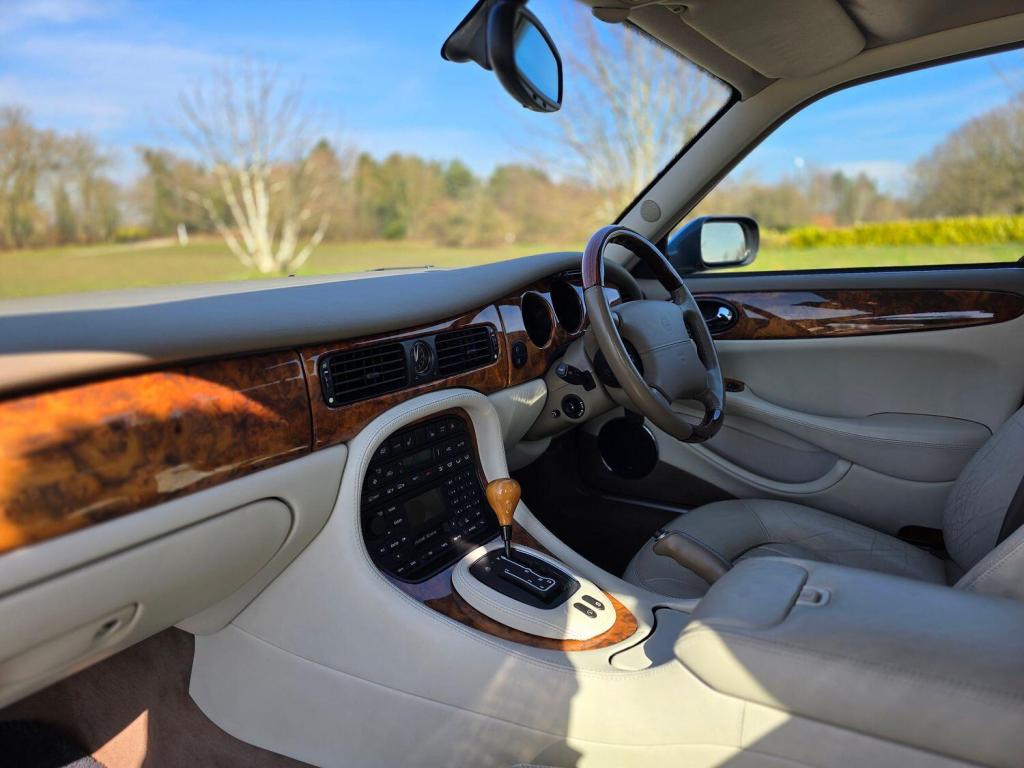 JAGUAR XJ 4.0 Sovereign 2001