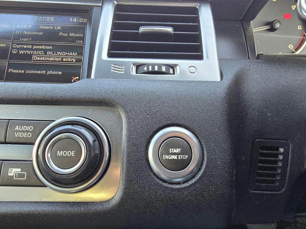 LAND ROVER RANGE ROVER SPORT 3.0 SD V6 HSE Black 2013