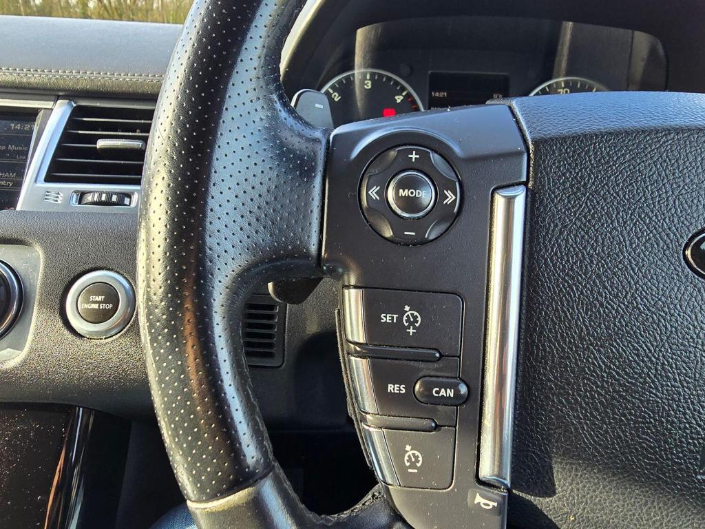 LAND ROVER RANGE ROVER SPORT 3.0 SD V6 HSE Black 2013