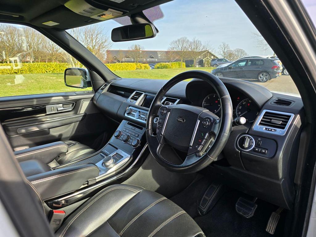LAND ROVER RANGE ROVER SPORT 3.0 SD V6 HSE Black 2013