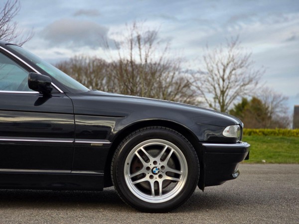 View BMW 7 SERIES 5.4 E38 750i M73 5.4