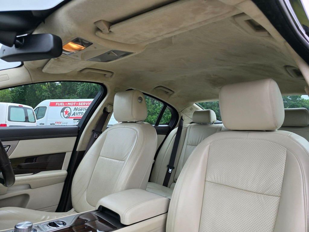 JAGUAR XF 3.0 d V6 Portfolio 2010