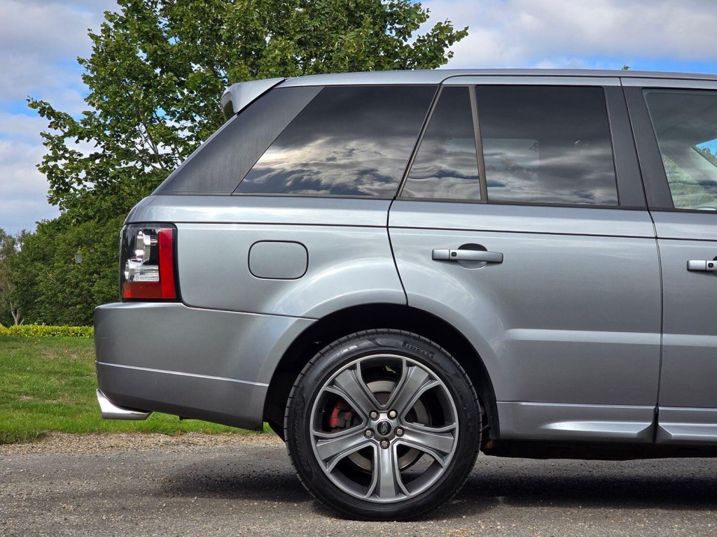 LAND ROVER RANGE ROVER SPORT 3.0 SD V6 HSE Black 2013