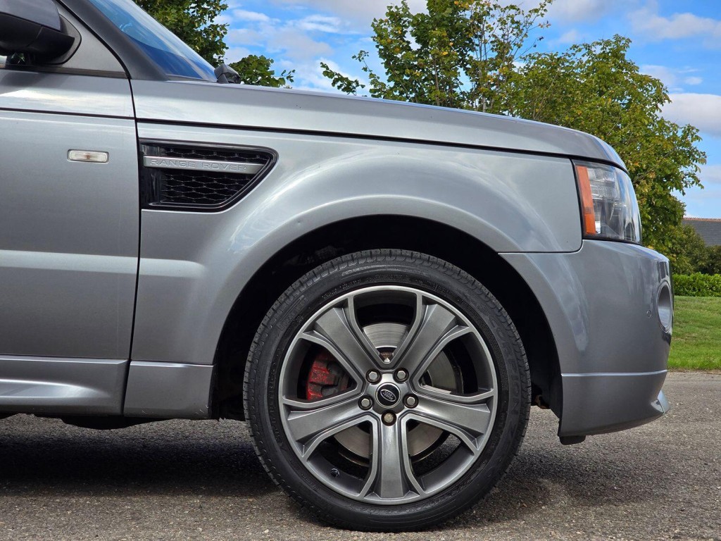 LAND ROVER RANGE ROVER SPORT 3.0 SD V6 HSE Black 2013