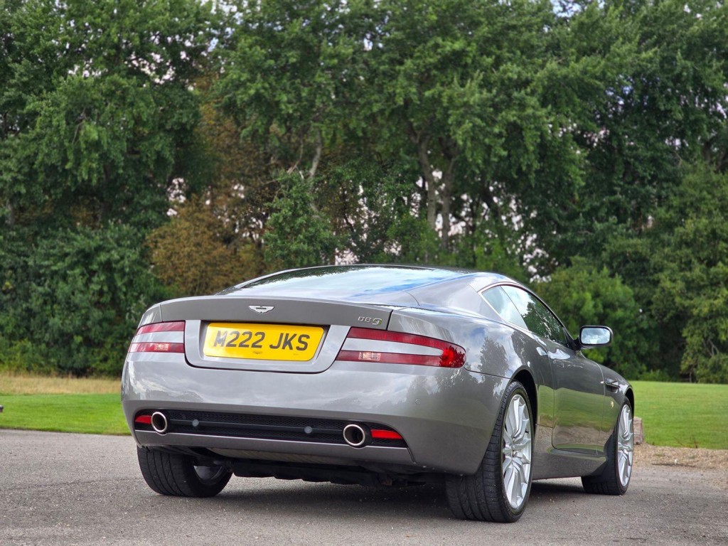 ASTON MARTIN DB9 5.9 2005