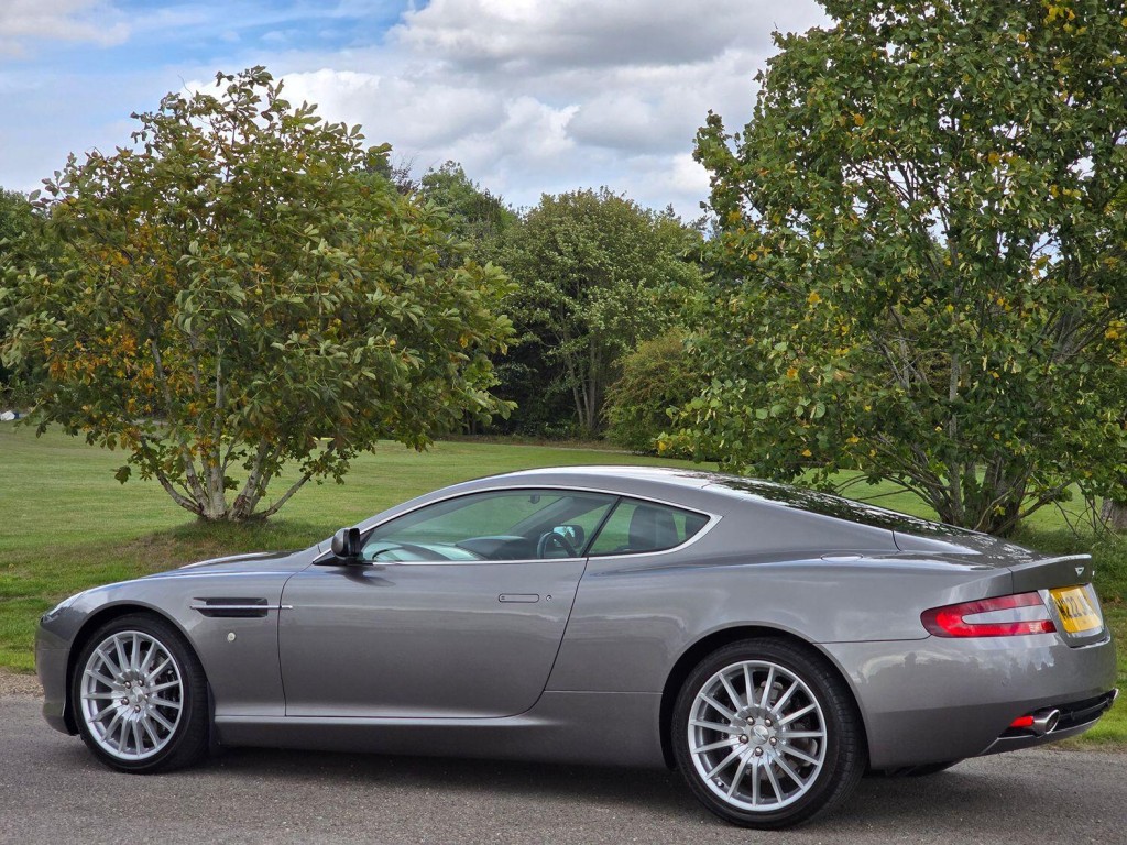 ASTON MARTIN DB9 5.9 2005