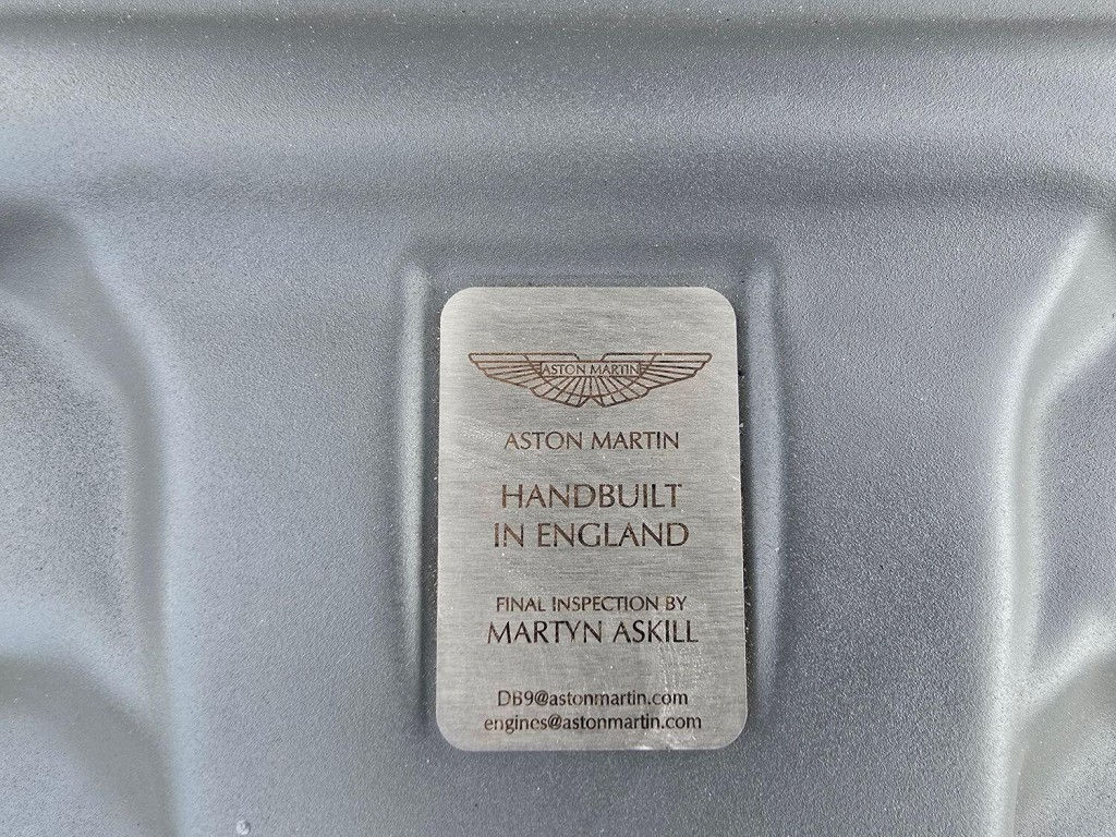 ASTON MARTIN DB9 5.9 2005