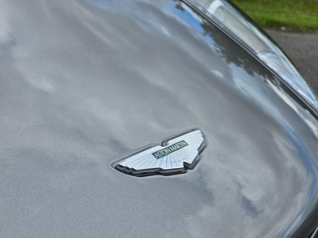 ASTON MARTIN DB9 5.9 2005