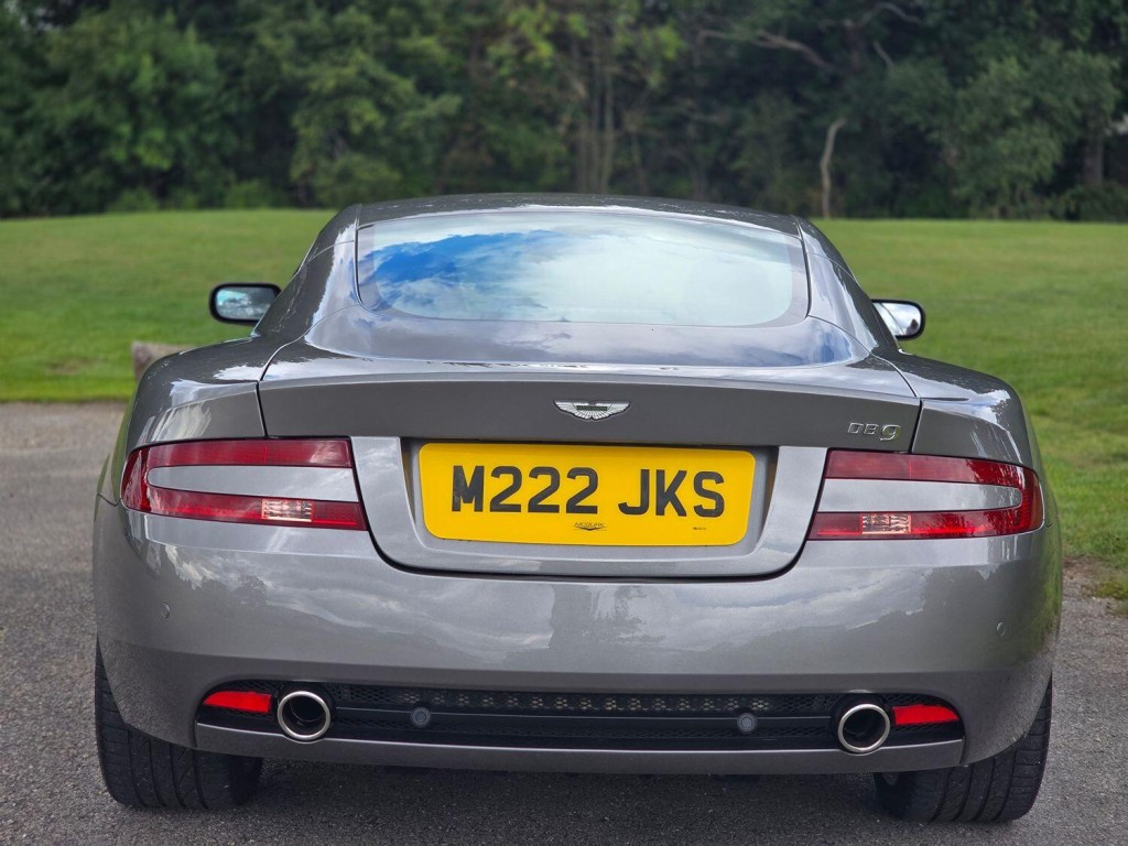 ASTON MARTIN DB9 5.9 2005
