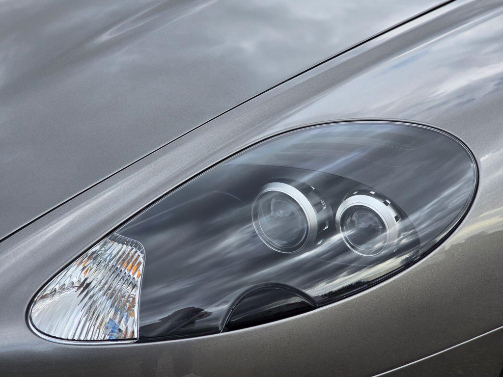 ASTON MARTIN DB9 5.9 2005