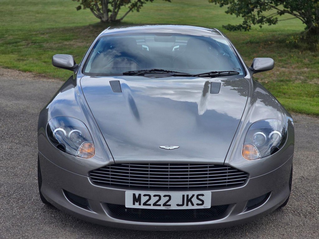 ASTON MARTIN DB9 5.9 2005