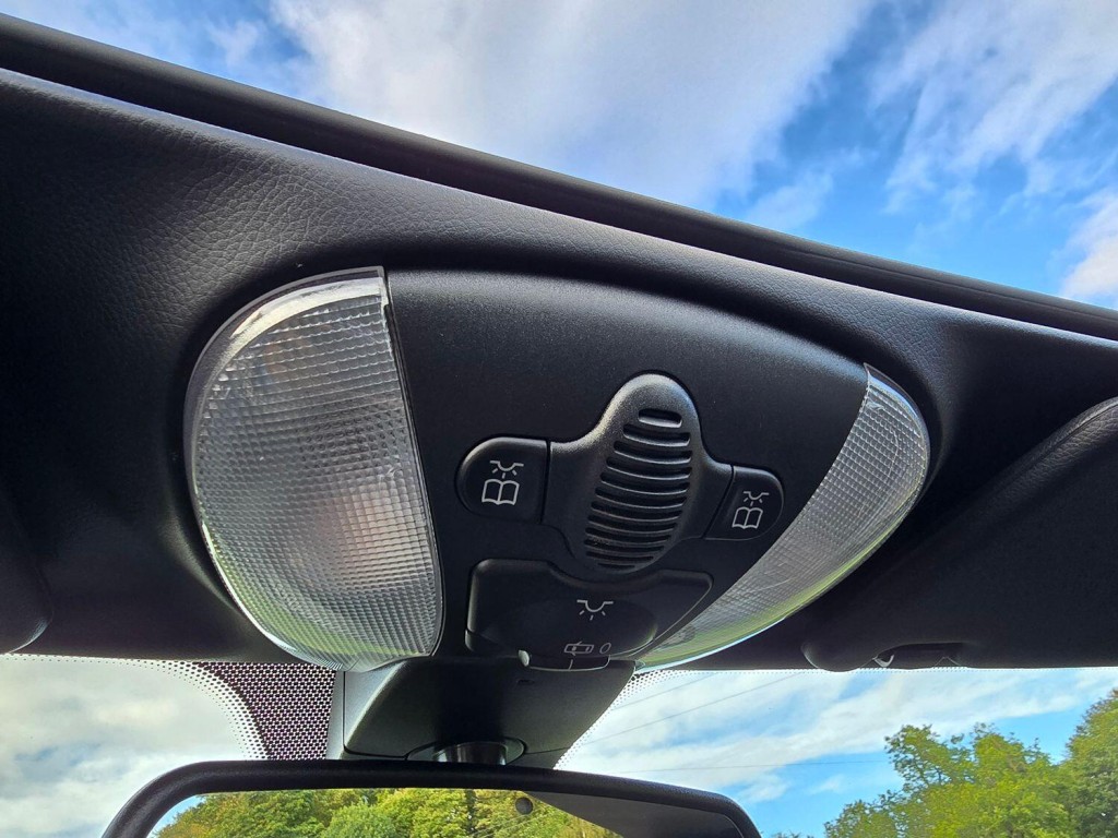 MERCEDES-BENZ SL 5.5 SL500 2010