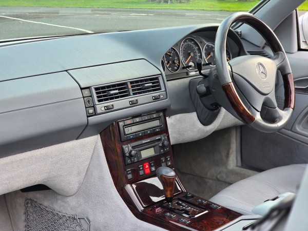 View MERCEDES-BENZ SL 3.2 SL320