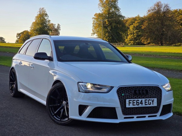 View AUDI RS4 4.2 FSI V8