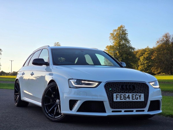 View AUDI RS4 4.2 FSI V8