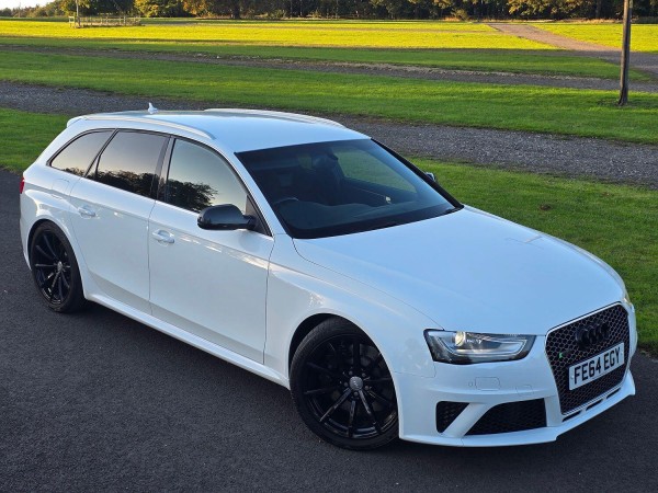 View AUDI RS4 4.2 FSI V8