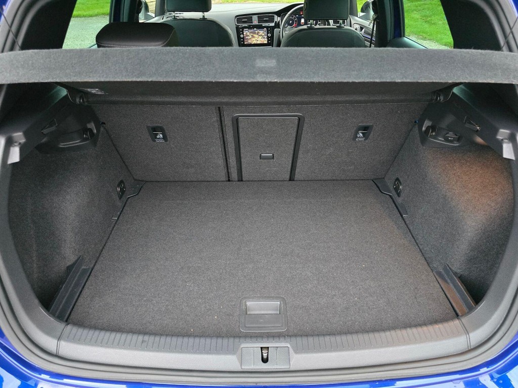 VOLKSWAGEN GOLF 2.0 TSI R 2018