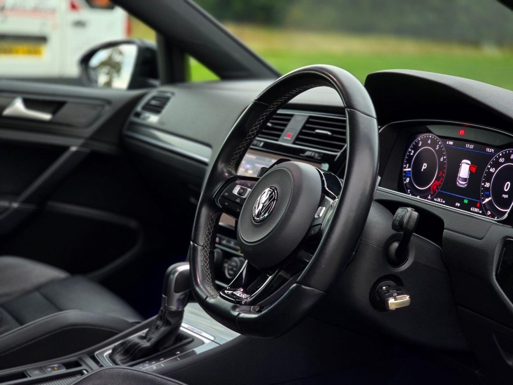 VOLKSWAGEN GOLF 2.0 TSI R 2018