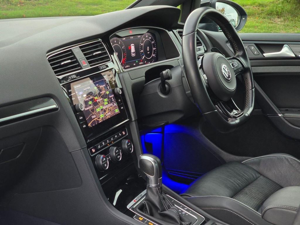 VOLKSWAGEN GOLF 2.0 TSI R 2018