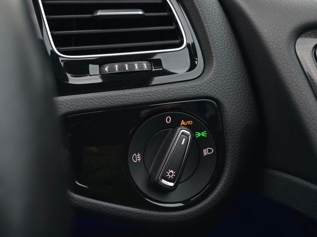 VOLKSWAGEN GOLF 2.0 TSI R 2018