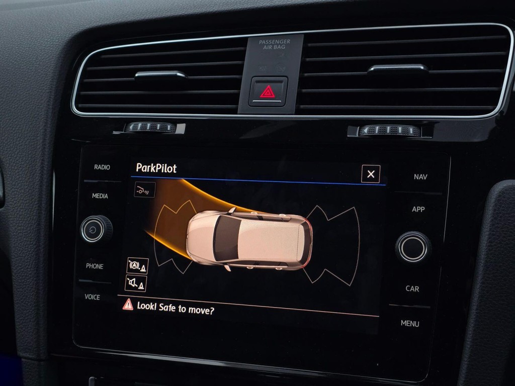 VOLKSWAGEN GOLF 2.0 TSI R 2018