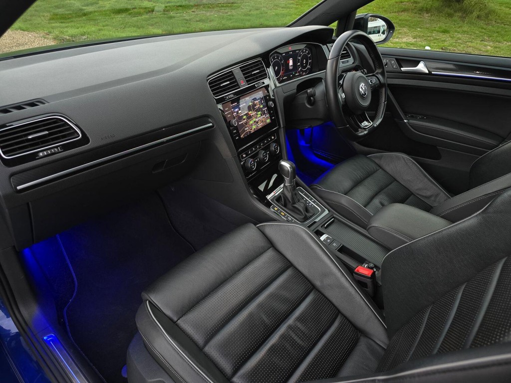 VOLKSWAGEN GOLF 2.0 TSI R 2018