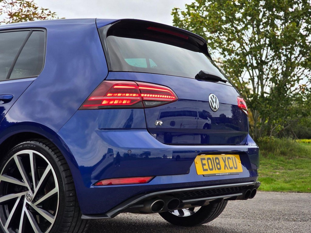 VOLKSWAGEN GOLF 2.0 TSI R 2018