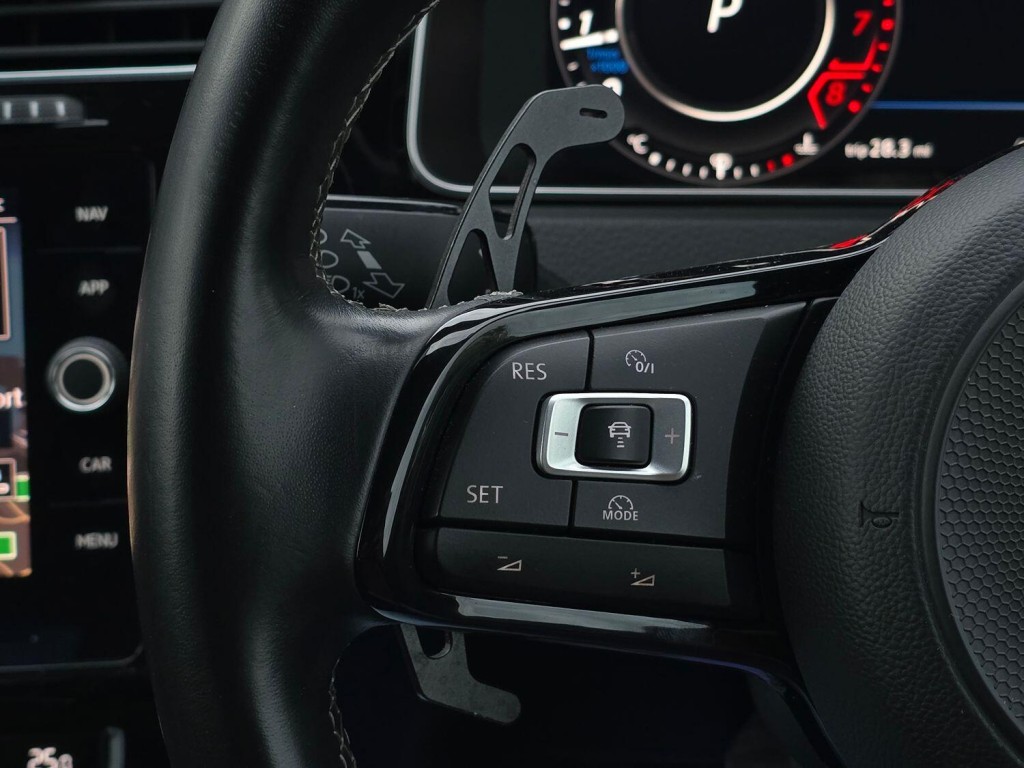 VOLKSWAGEN GOLF 2.0 TSI R 2018