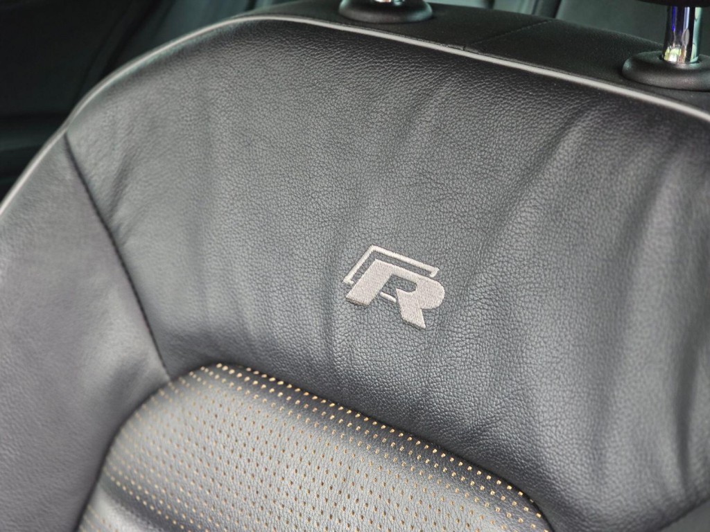 VOLKSWAGEN GOLF 2.0 TSI R 2018