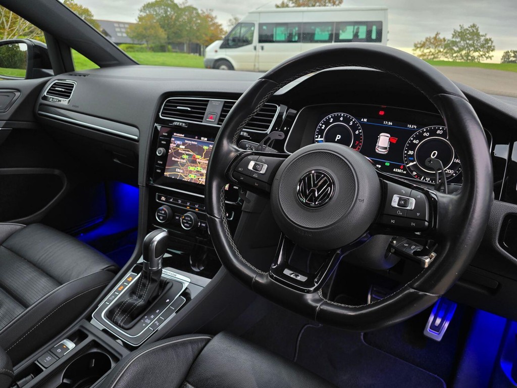 VOLKSWAGEN GOLF 2.0 TSI R 2018