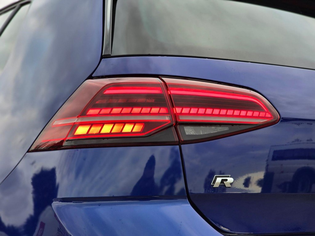 VOLKSWAGEN GOLF 2.0 TSI R 2018