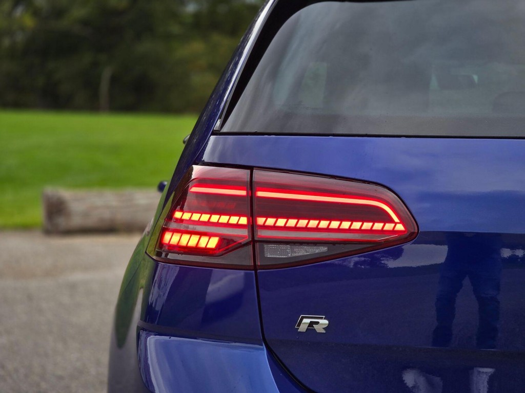 VOLKSWAGEN GOLF 2.0 TSI R 2018