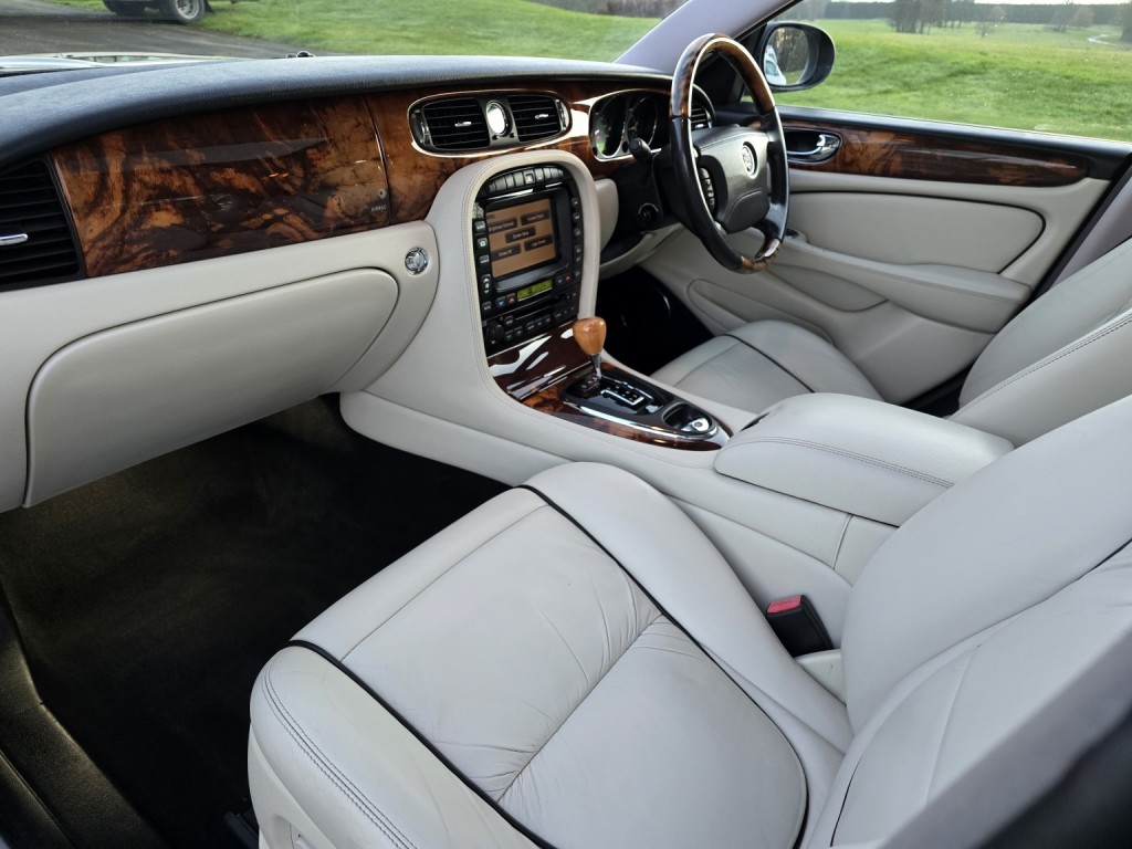 JAGUAR XJ 4.2 XJ8 Sovereign 2005