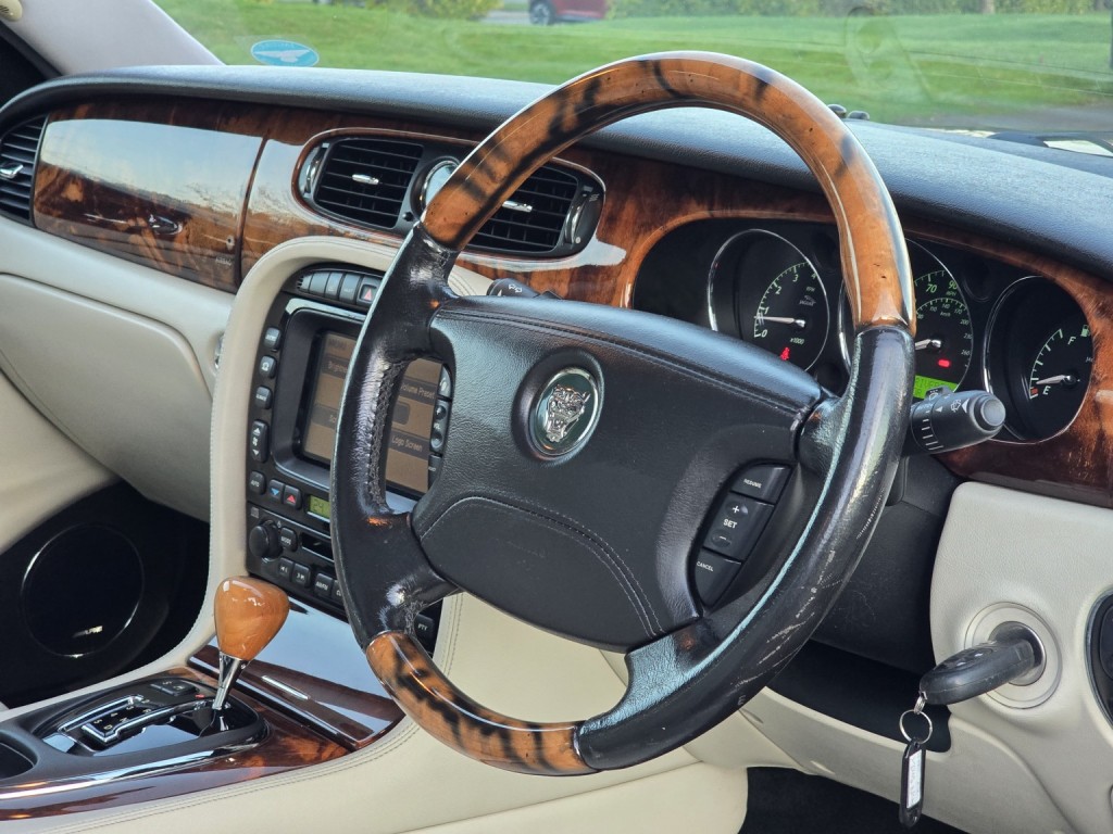 JAGUAR XJ 4.2 XJ8 Sovereign 2005