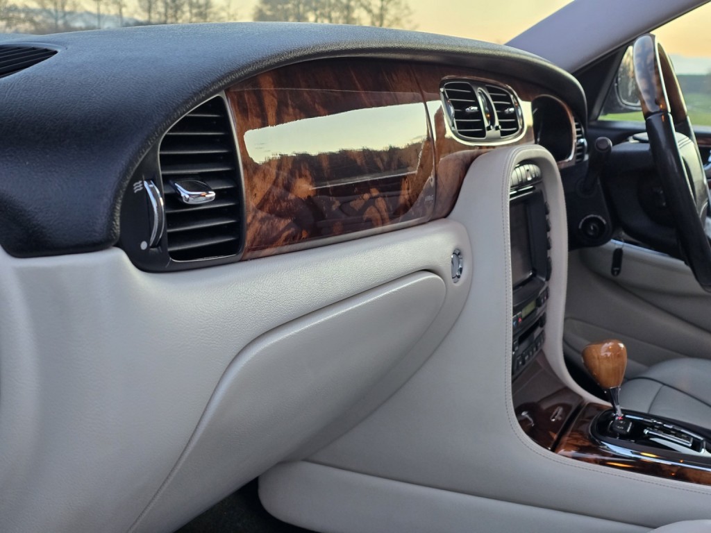 JAGUAR XJ 4.2 XJ8 Sovereign 2005