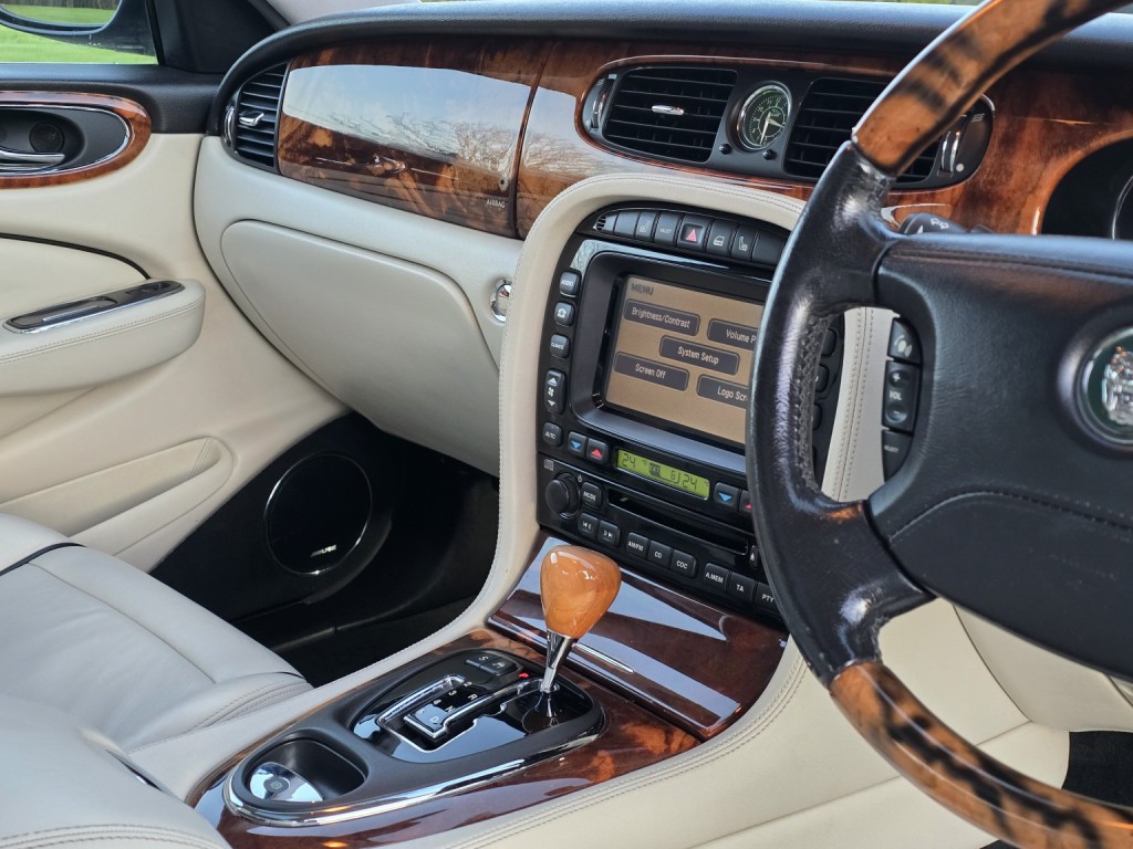 JAGUAR XJ 4.2 XJ8 Sovereign 2005