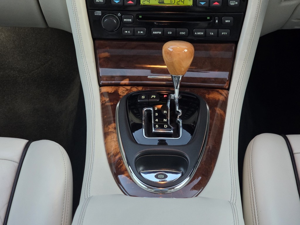 JAGUAR XJ 4.2 XJ8 Sovereign 2005