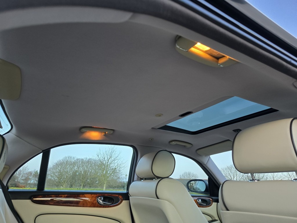 JAGUAR XJ 4.2 XJ8 Sovereign 2005