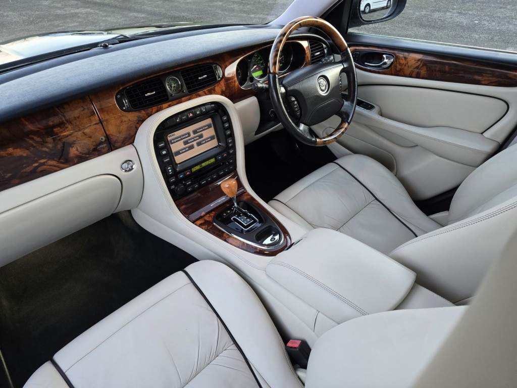 JAGUAR XJ 4.2 XJ8 Sovereign 2005