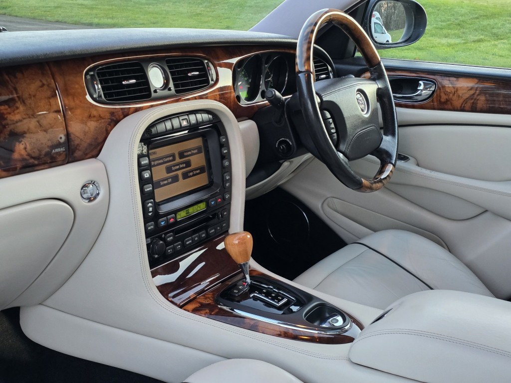 JAGUAR XJ 4.2 XJ8 Sovereign 2005
