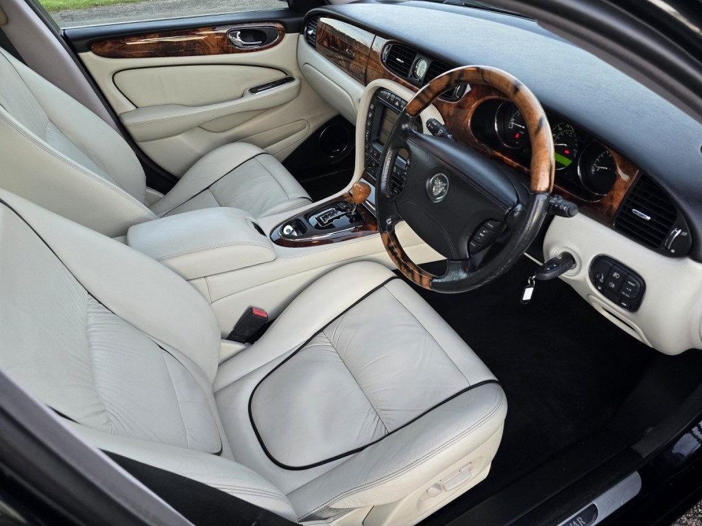 JAGUAR XJ 4.2 XJ8 Sovereign 2005