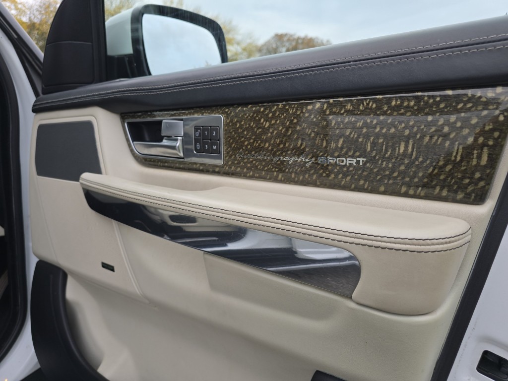 LAND ROVER RANGE ROVER SPORT 3.0 SD V6 Autobiography Sport 2012