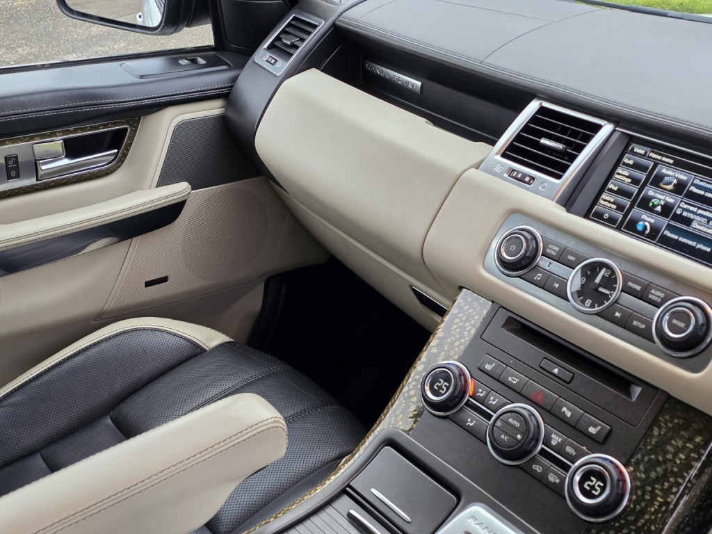 LAND ROVER RANGE ROVER SPORT 3.0 SD V6 Autobiography Sport 2012