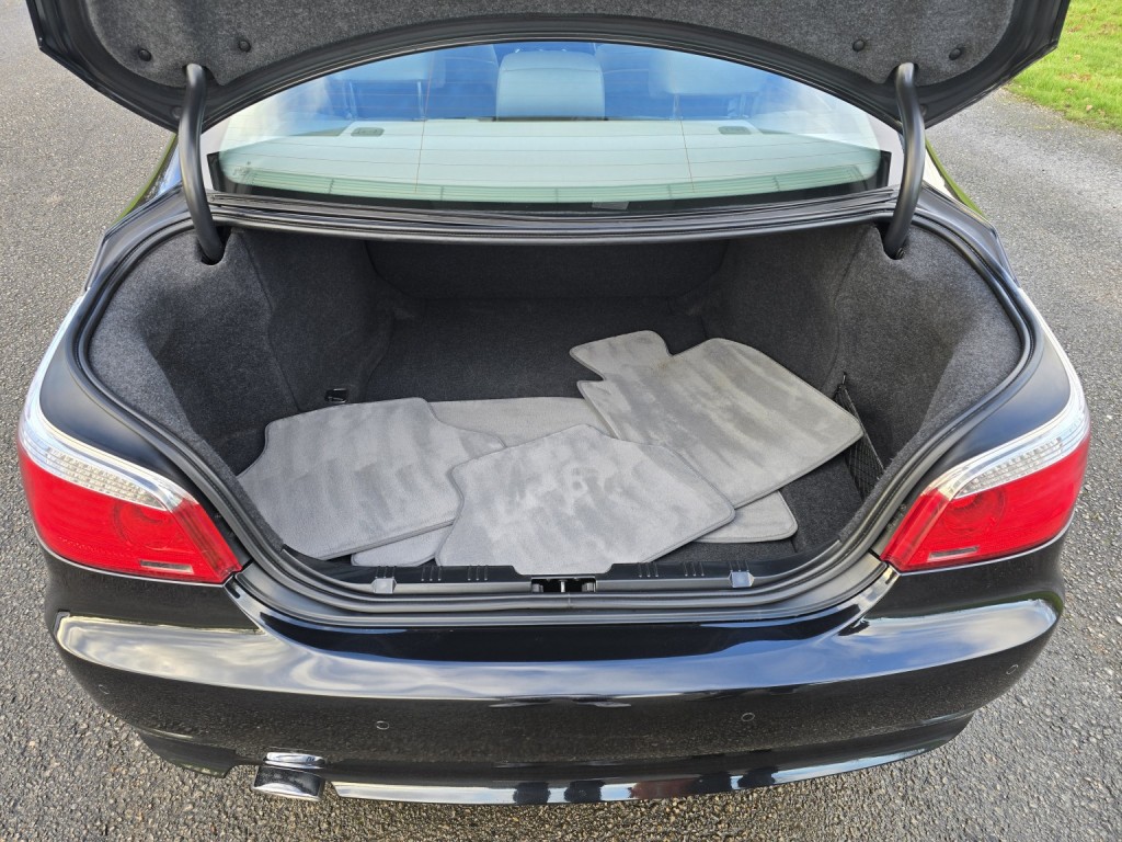 BMW 5 SERIES 2.0 520d SE Business Edition Saloon 2009