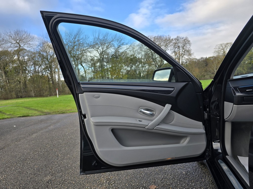 BMW 5 SERIES 2.0 520d SE Business Edition Saloon 2009