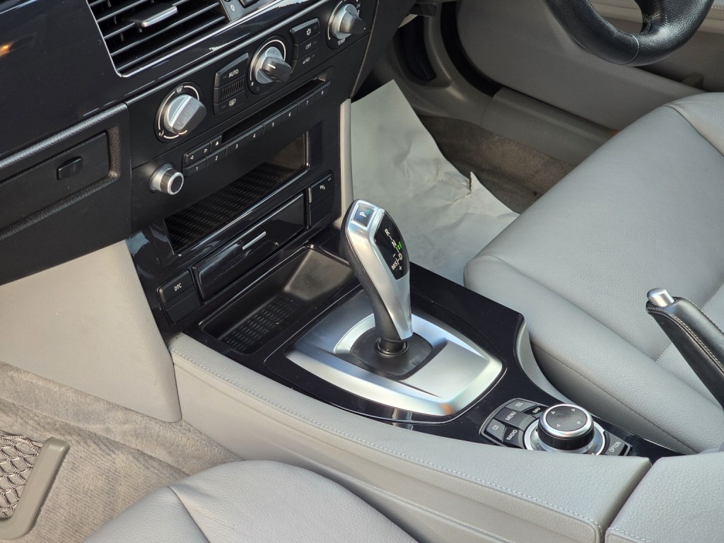 BMW 5 SERIES 2.0 520d SE Business Edition Saloon 2009